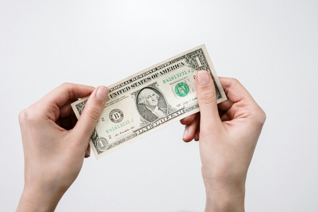 Image illustrating common money mistakes
